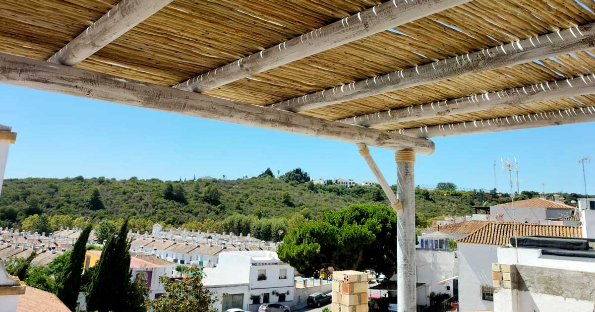 Our wooden pergolas provide shade and sun protection and are built with sustainable materials