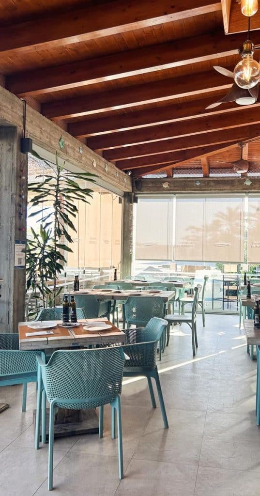 Interior view of Chiringuito El Madero in Estepona